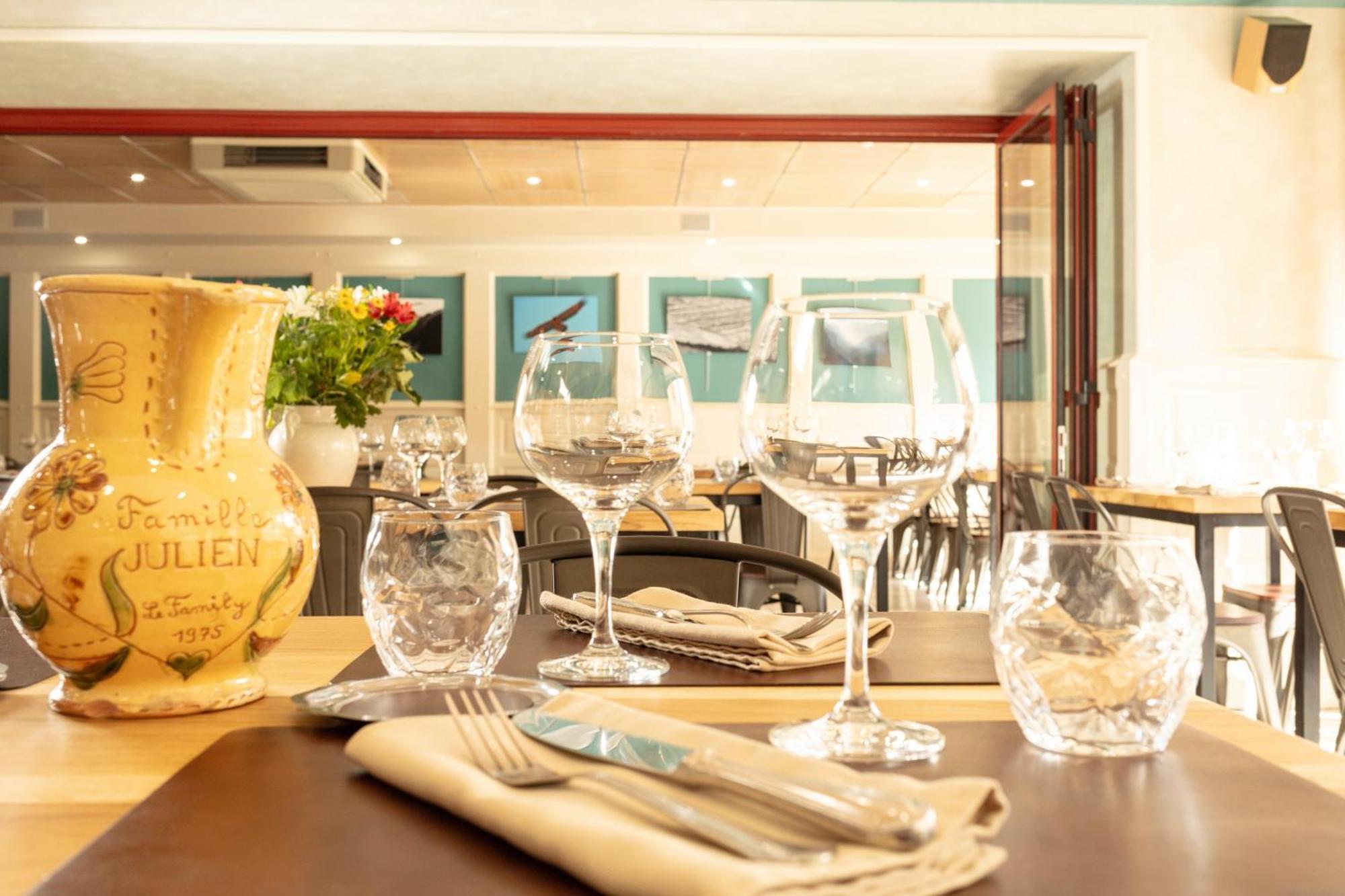 Logis Hotel Restaurant Family & Spa Meyrueis Exterior foto